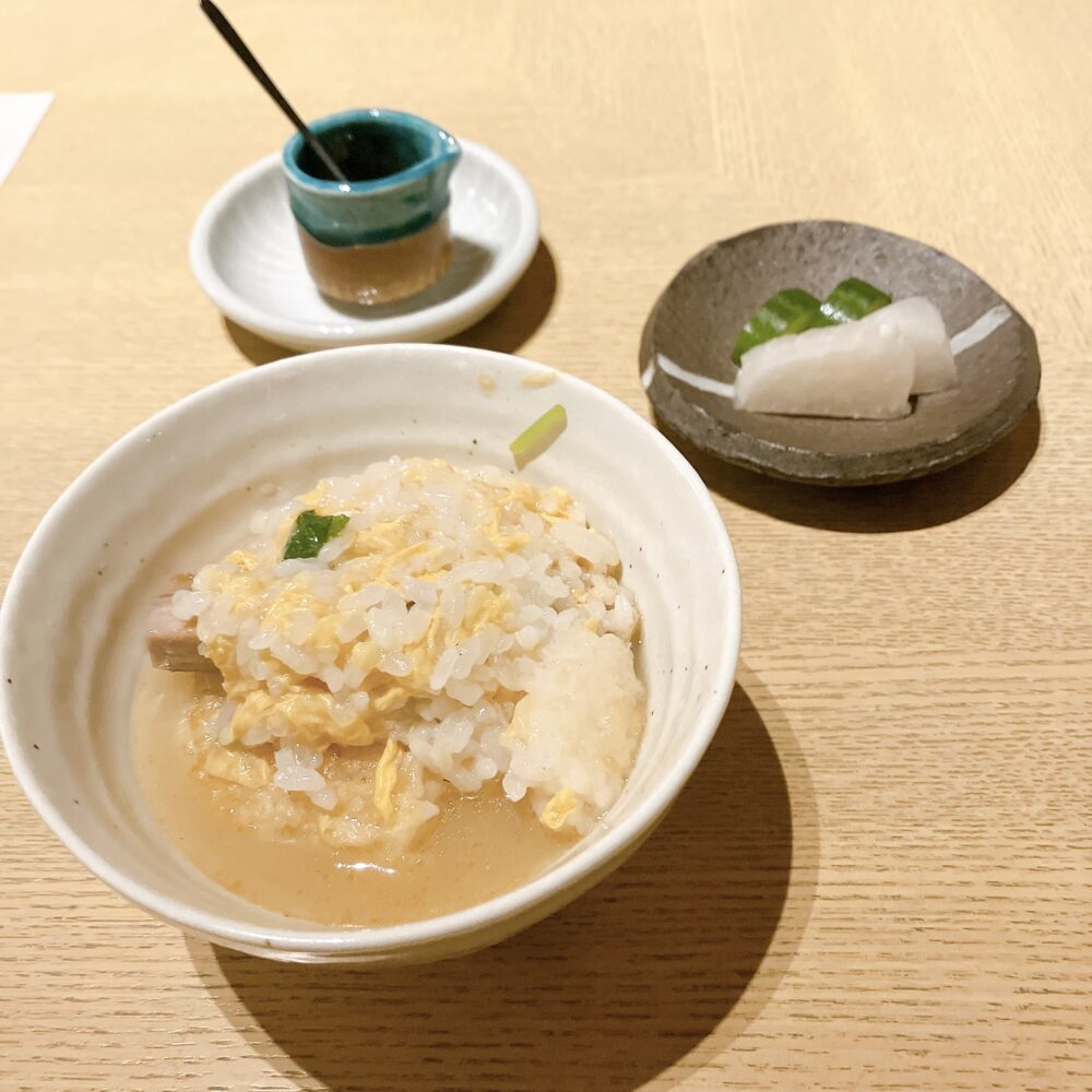 鉄釜で焼いた鶏飯おにぎり 玉子の餡かけ