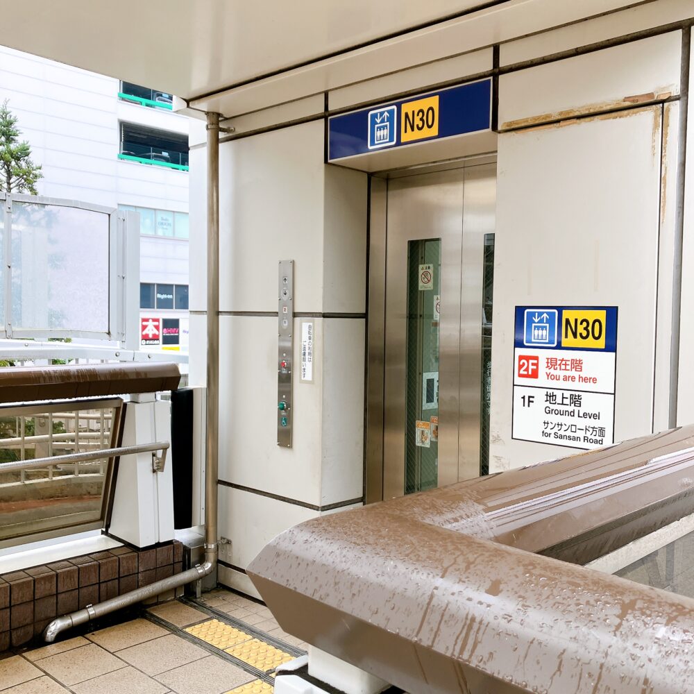 立川駅 遊歩道エレベーターN30