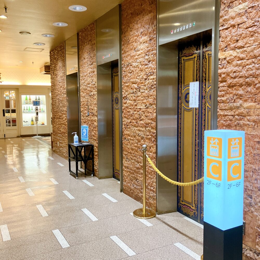 本客殿のエレベーター
