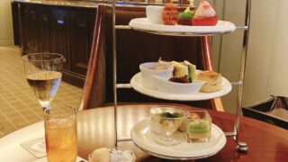 【2025年・英国フェア】帝国ホテルの夜アフタヌーンティーのおひとりさま体験記!カメリアズの紅茶が飲み放題、食べきれないスコーンは持ち帰りO K